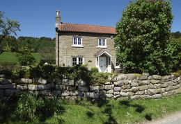 We love this house (Manor House Farm) very much ..