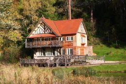 The Boathouse - Country Cottage Holiday